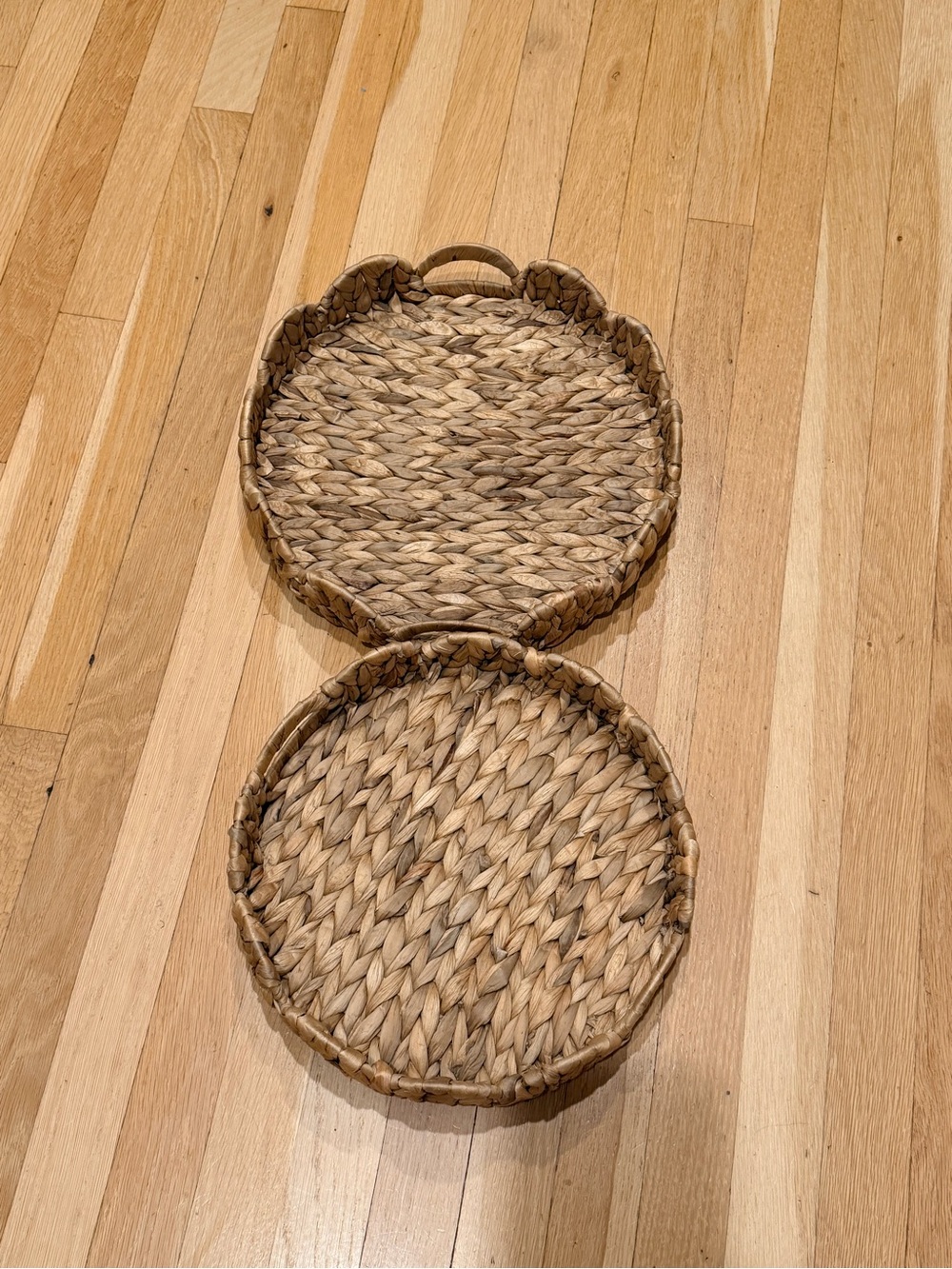 2 NEW Natural Woven Round Serving Tray - Tan 12.5+13.5